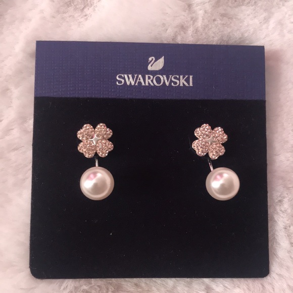 New and authentic Swarovski Latisha earring
Flower, White, Rose gold-tone plated - Picture 3 of 5